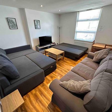 Comfortable 1 Bedroom And Double Sofa Bed Flat London Eksteriør billede
